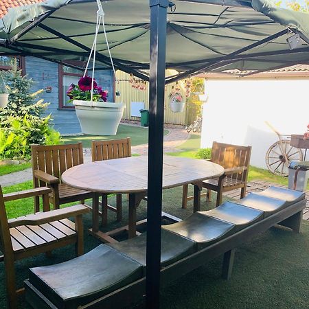 Martin Guest House Ventspils Bagian luar foto